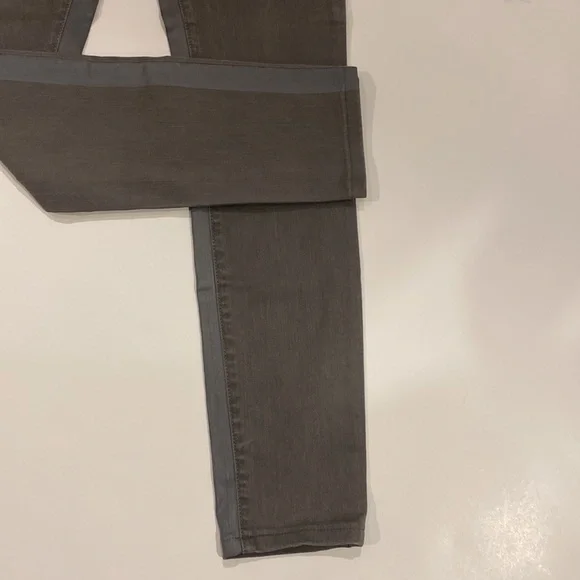 VINCE GRAY JEAN WITH  PLASTIC COATING STRIPS INSIDE SEAM & ' OUTSIDE - Picture 4 of 16